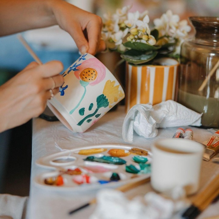 Kolibri Creatives | Paint Kit For Painting 8 Flower Pots + Succulents | For At Least 4 People | Creative Visionary